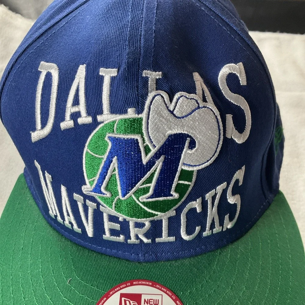 Dallas Mavericks Vintage Logo New Era 9FIFTY SnapBack Adjustable  Hat‎ Cap NBA